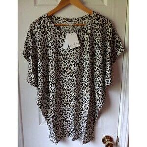 Wonderly Studio Womens Leopard  Dolman Blouse. Size Medium.